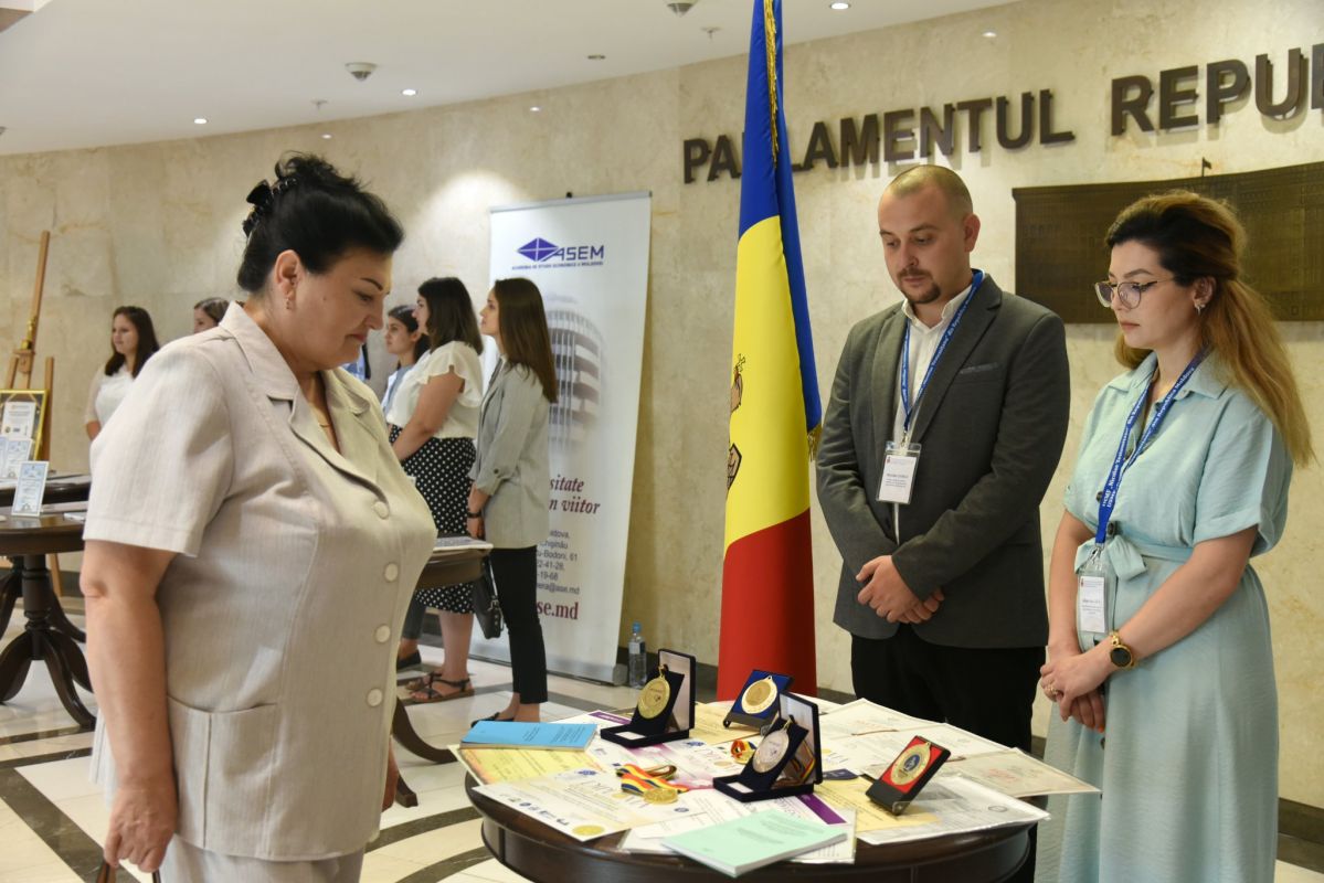 expoziție
